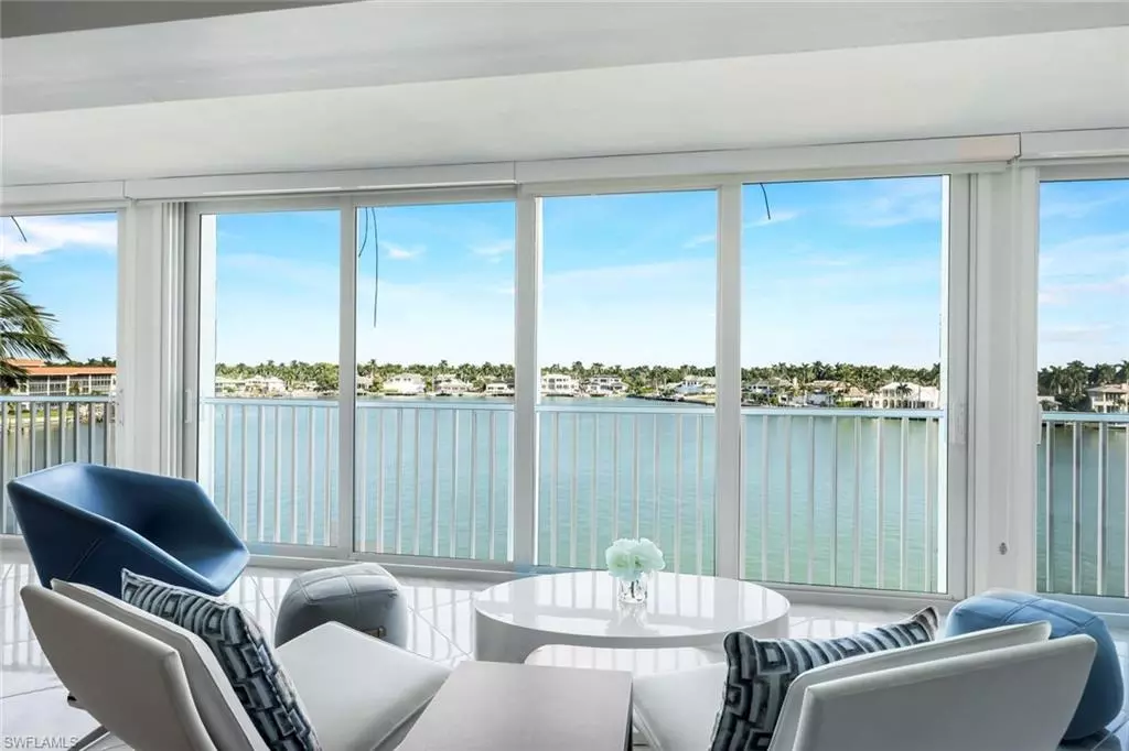 Naples, FL 34103,2750 Gulf Shore BLVD N #402