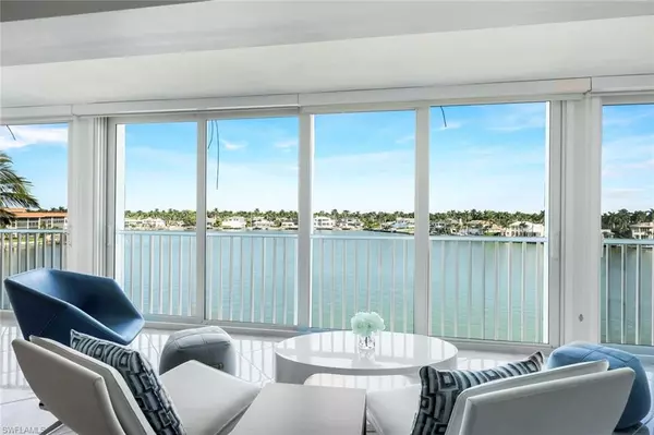 2750 Gulf Shore BLVD N #402, Naples, FL 34103