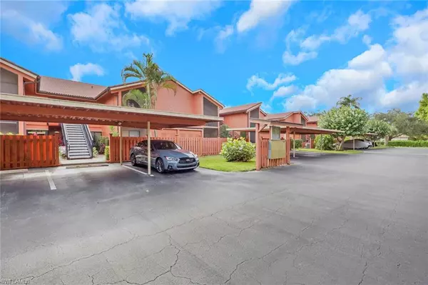 120 Cypress WAY E #B5, Naples, FL 34110