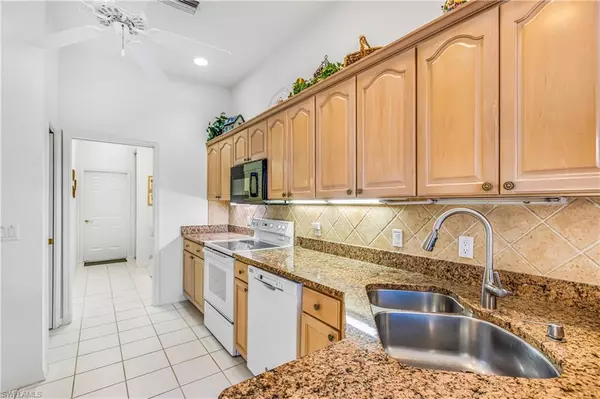 Bonita Springs, FL 34135,28514 Highgate DR