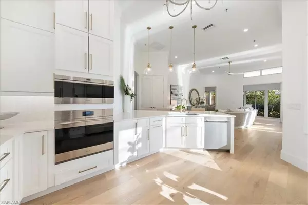 Naples, FL 34103,3624 Belair LN #13