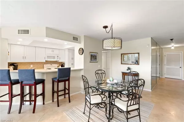 Marco Island, FL 34145,900 Collier CT #106