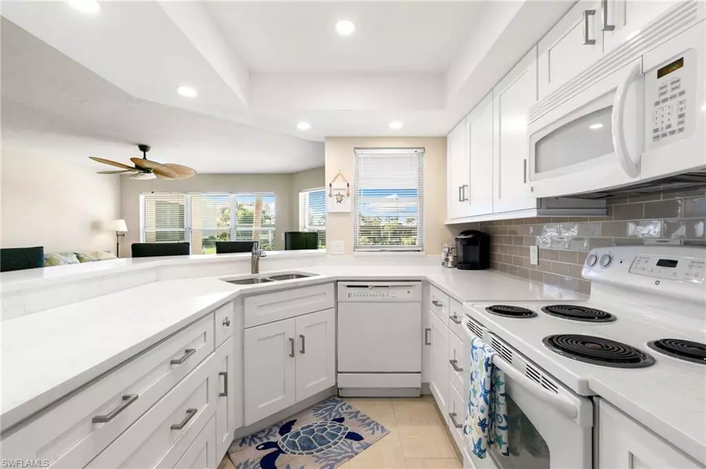 Marco Island, FL 34145,900 Collier CT #106