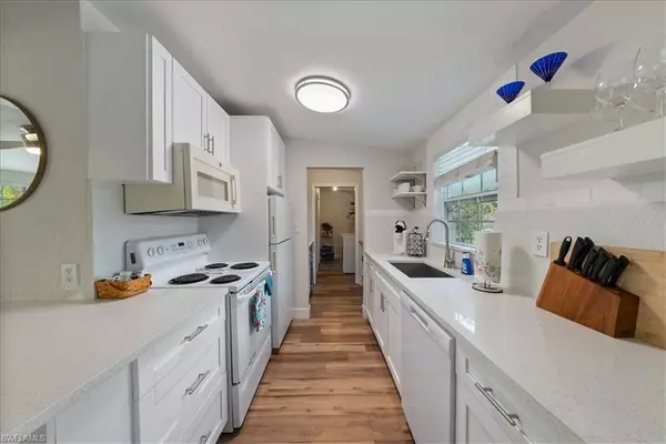 Naples, FL 34104,1280 Embassy LN