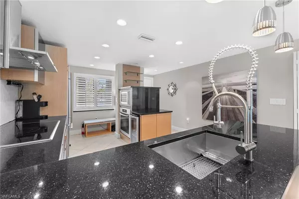 Naples, FL 34112,3001 Sandpiper Bay CIR #B103