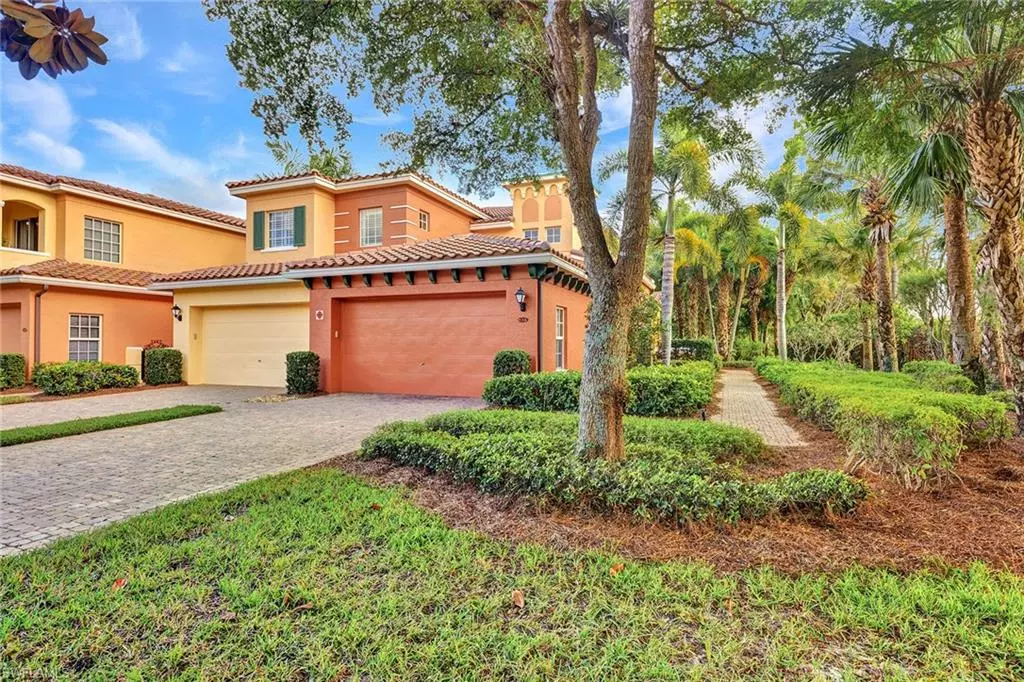 Estero, FL 33928,8529 Via Lungomare CIR #203
