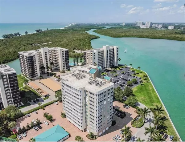 21 Bluebill AVE #1103, Naples, FL 34108