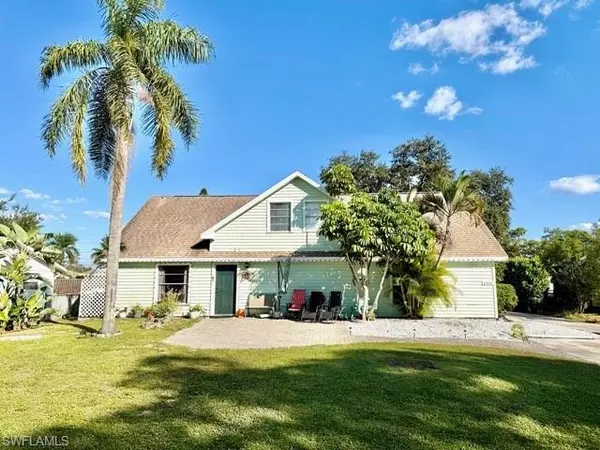 27673 Los Amigos LN, Bonita Springs, FL 34135