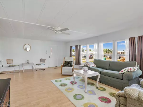 Naples, FL 34114,230 Matecumbe LN #248