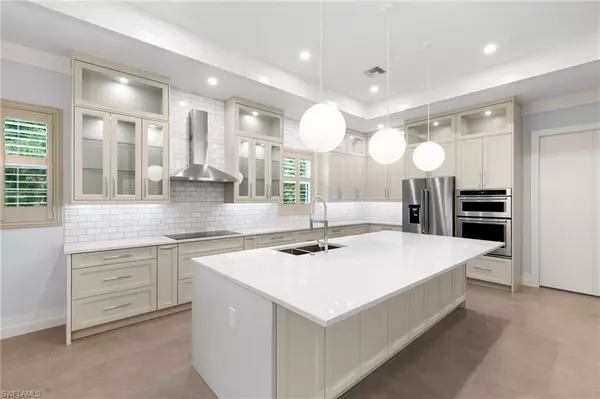 Naples, FL 34103,1086 Michigan AVE