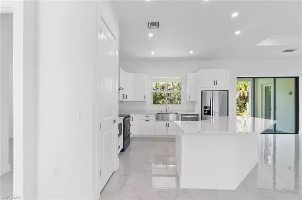 Naples, FL 34117,1081 Desoto BLVD S