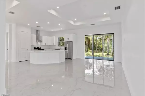 Naples, FL 34117,1081 Desoto BLVD S