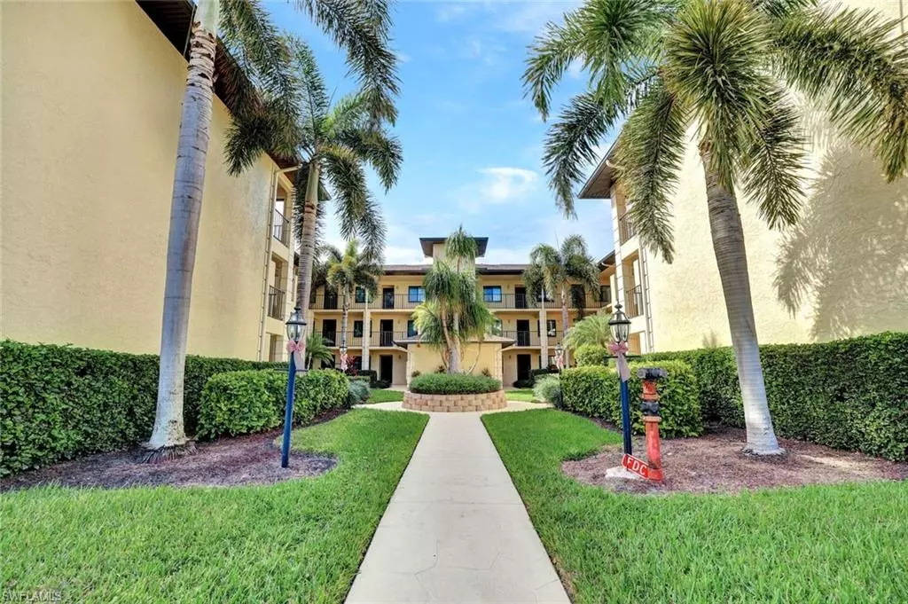 Naples, FL 34104,228 Fox Glen DR #3203