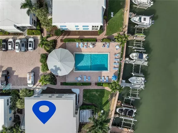 Naples, FL 34102,2100 Gulf Shore BLVD N #206