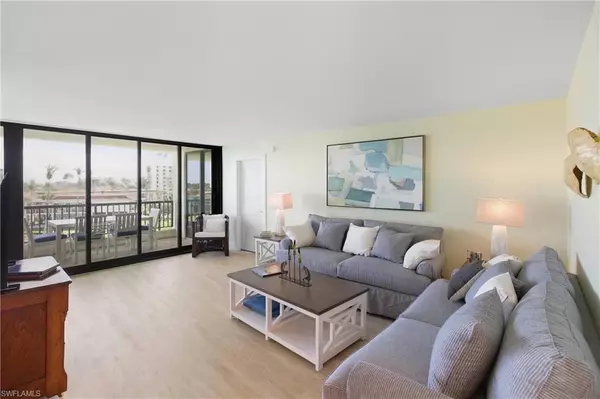 Naples, FL 34103,2316 Gulf Shore BLVD N #411