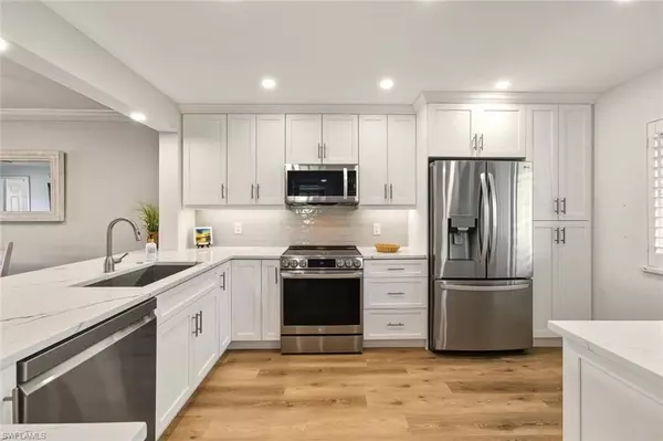 Naples, FL 34109,7772 Emerald CIR #101