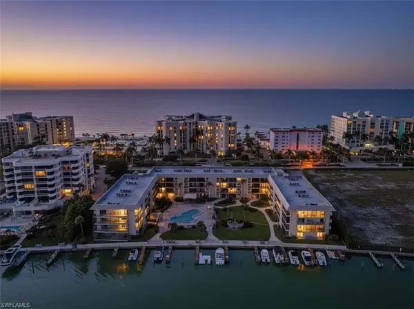 Naples, FL 34103,3200 Gulf Shore BLVD N #105