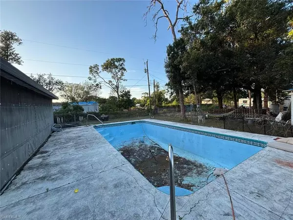 North Fort Myers, FL 33917,8326 Breeze DR