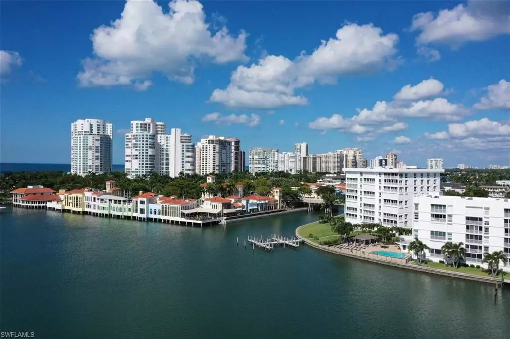 Naples, FL 34103,250 Park Shore DR E #101