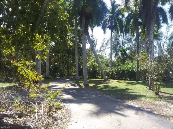 Naples, FL 34102,1551 Bembury DR