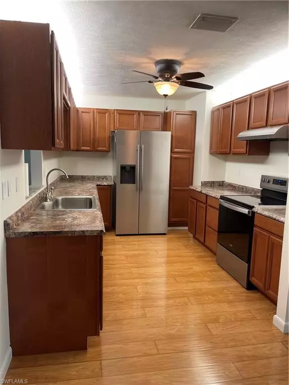 Naples, FL 34116,2748 44th ST SW