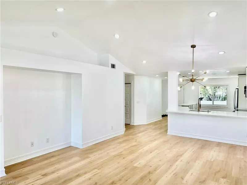 388 Belina DR #6, Naples, FL 34104