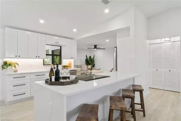 Naples, FL 34112,2481 Kings Lake BLVD