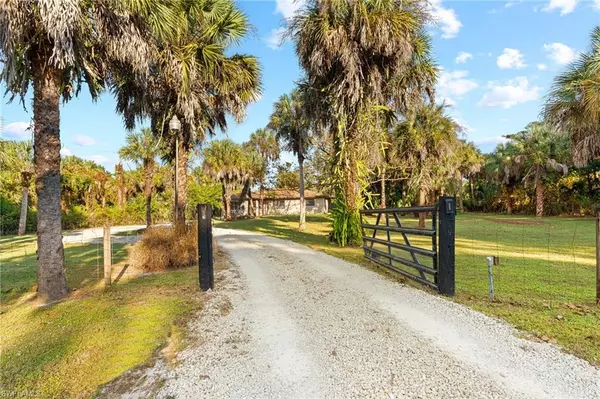 Naples, FL 34117,1030 13th ST SW