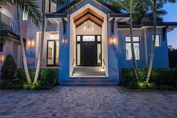 Naples, FL 34102,608 16th AVE S