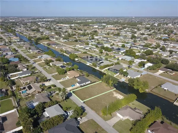 Cape Coral, FL 33990,609 SE 2nd ST