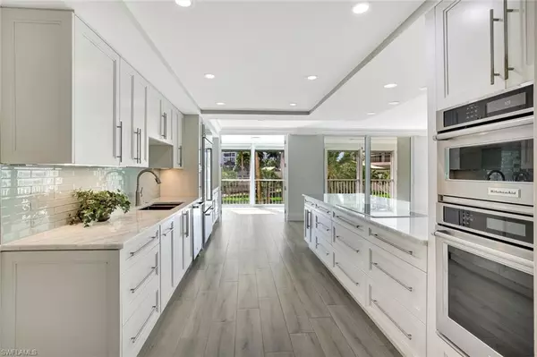 Naples, FL 34103,4401 Gulf Shore BLVD N #C205