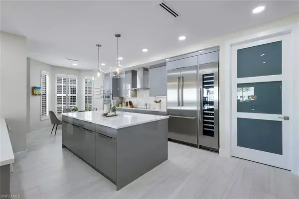 Naples, FL 34110,415 Sea Grove LN #102