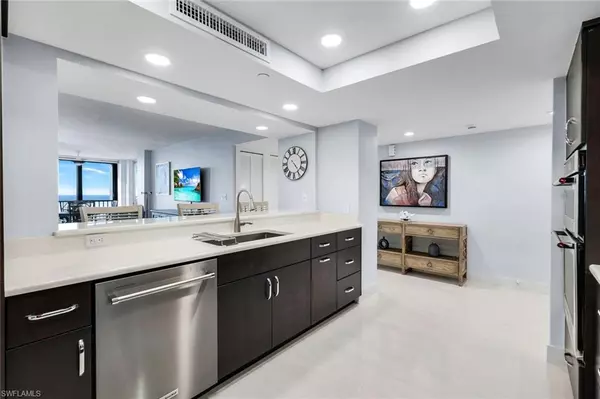 Naples, FL 34108,5601 TURTLE BAY DR #1802