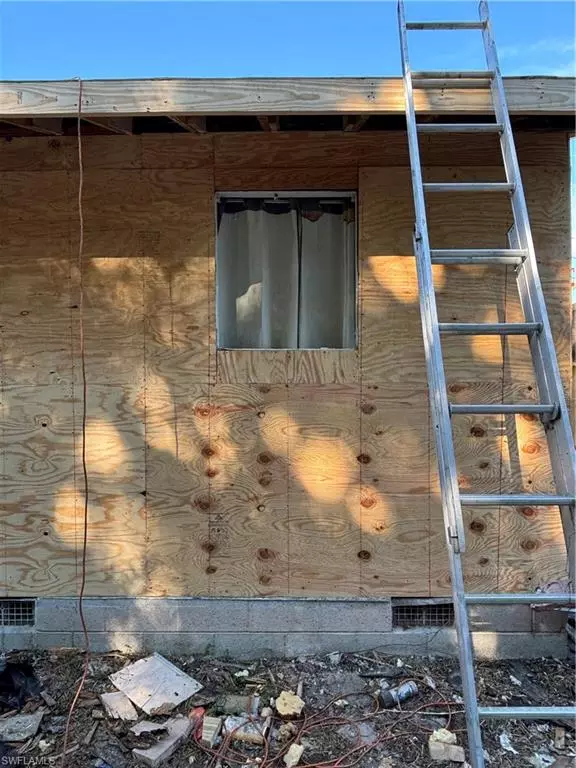 Naples, FL 34116,1960 51st ST SW