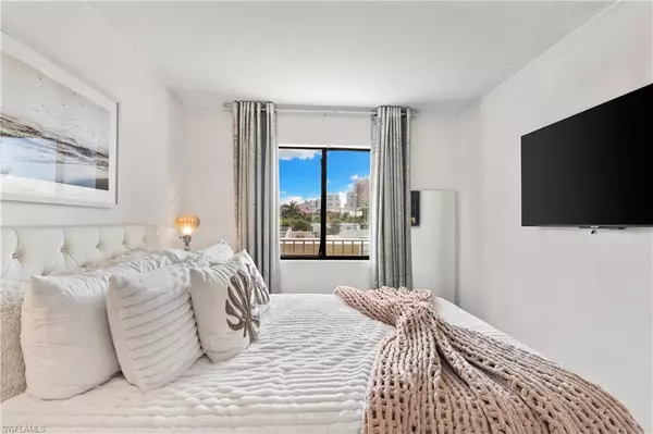 Naples, FL 34108,260 Southbay DR #107