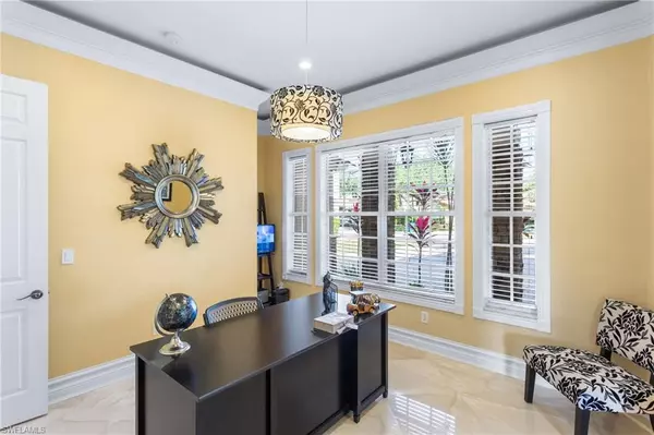 Naples, FL 34120,2135 Par DR