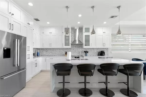 Naples, FL 34108,734 109th AVE N