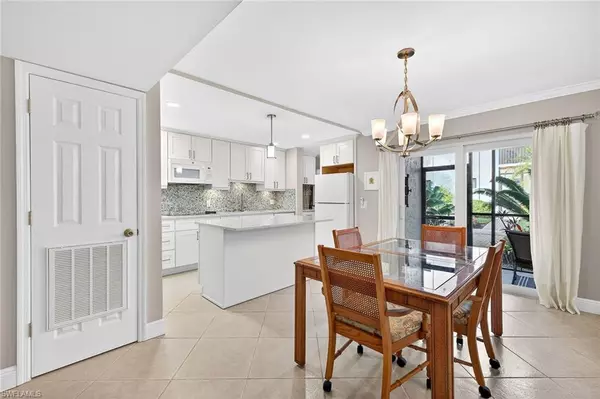 Naples, FL 34103,788 Park Shore DR #C10