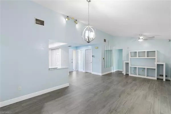 Naples, FL 34116,5272 19th AVE SW