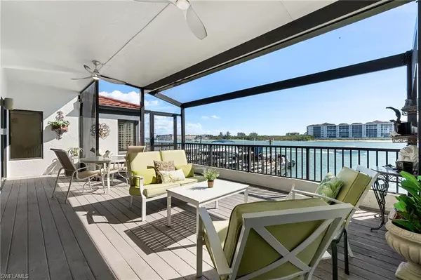 Naples, FL 34113,305 La Peninsula BLVD #305