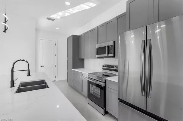 Lehigh Acres, FL 33976,23rd 3110 23rd ST SW