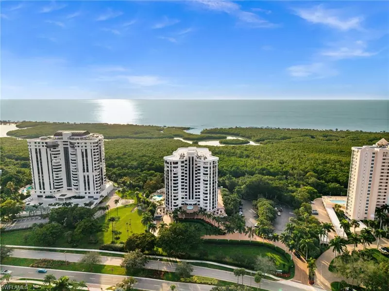 6075 Pelican Bay BLVD #104, Naples, FL 34108