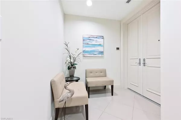 Naples, FL 34102,1530 5th AVE S #C311