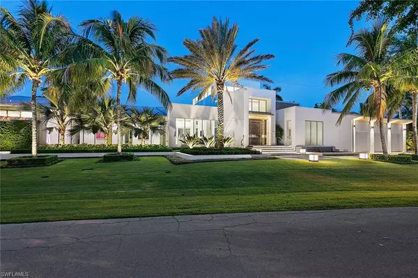 Naples, FL 34102,2211 South Winds DR