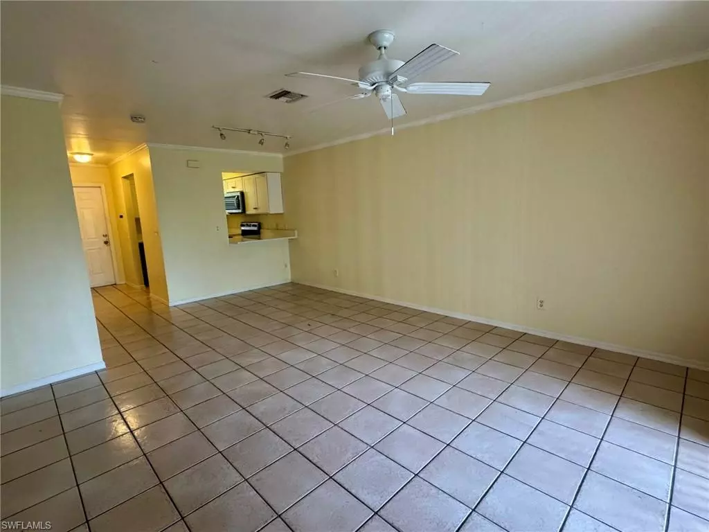 Naples, FL 34116,2153 Sunshine BLVD #4