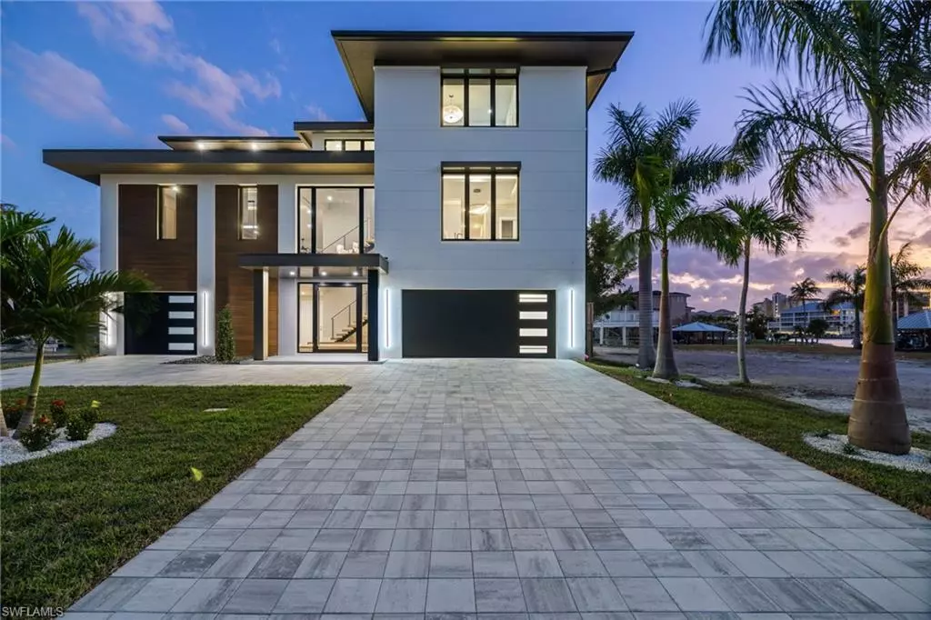 Naples, FL 34108,256 Trade Winds AVE