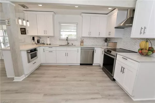 Naples, FL 34116,2061 Santa Barbara BLVD