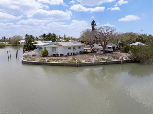 315 pettit DR, Naples, FL 34140