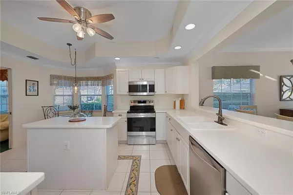 Naples, FL 34119,6085 Reserve CIR #901