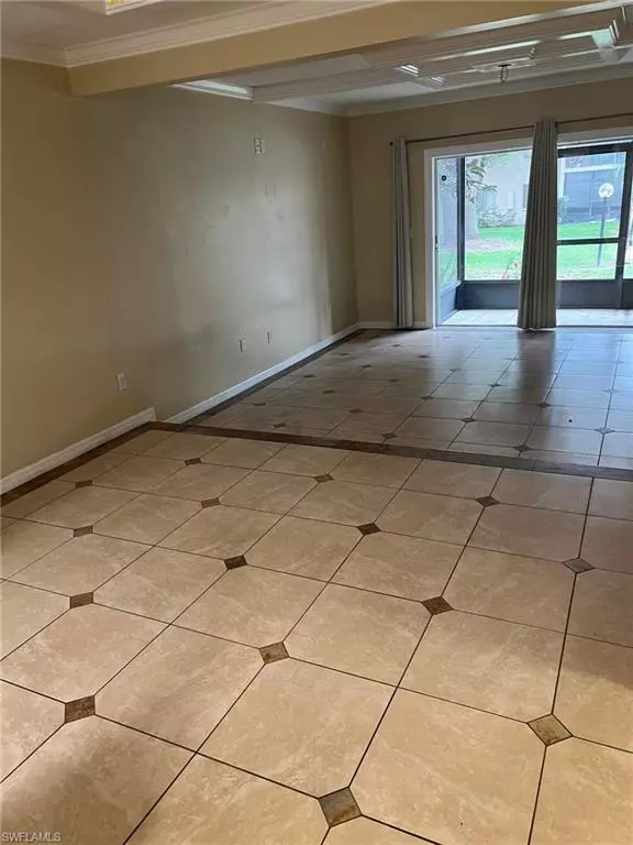 Tampa, FL 33617,7509 PITCH PINE CIR S #121